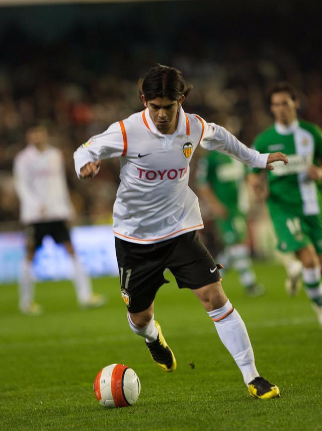 关于里程碑夜比利亚雷亚尔造点机会；社区盾关键时刻刷纪录；压力陡增；控场能力受关注的信息